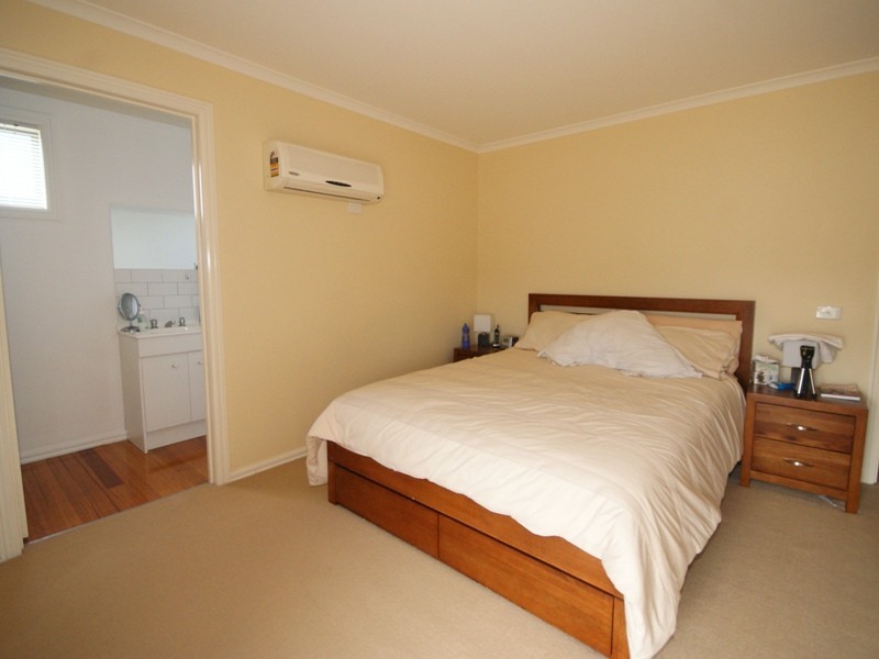 44A Santa Monica Drive, Keilor Lodge VIC 3038