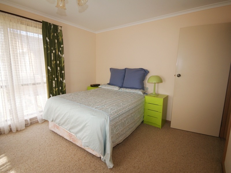 24 Pindari Avenue, Taylors Lakes VIC 3038