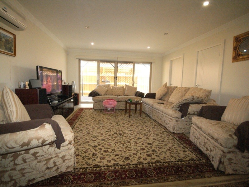 1/39 Matthews Avenue, Airport West VIC 3042