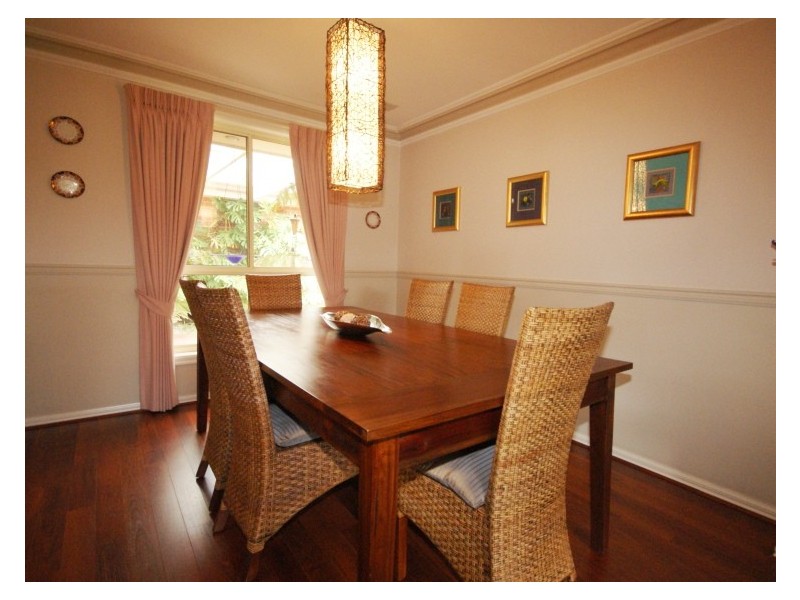 2 Strzelecki Court, Taylors Lakes VIC 3038