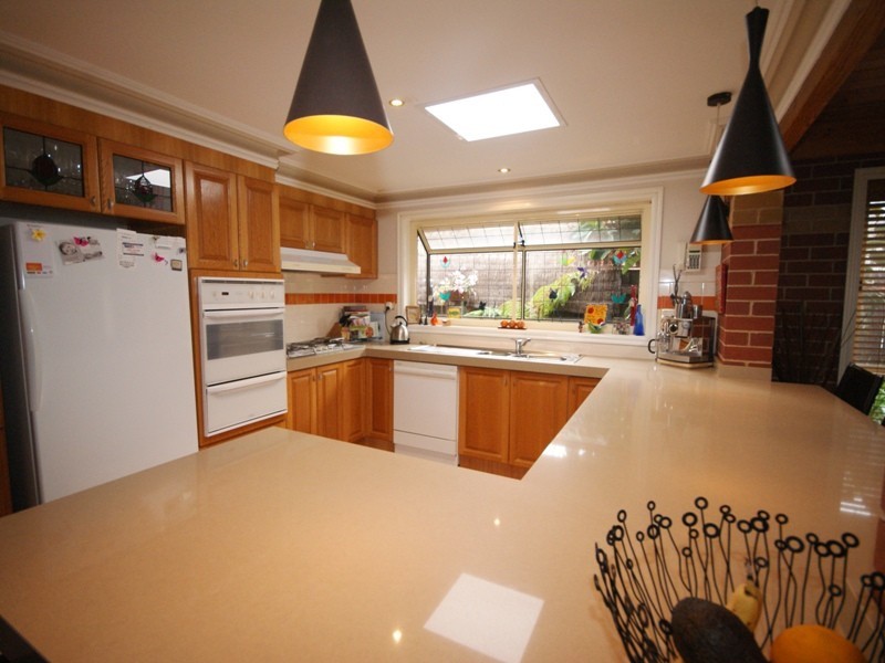 2 Strzelecki Court, Taylors Lakes VIC 3038