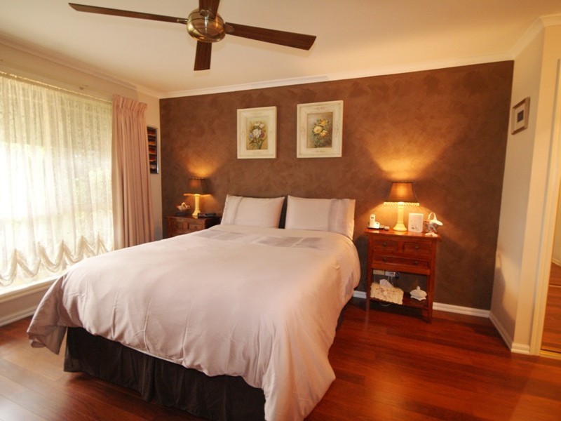 2 Strzelecki Court, Taylors Lakes VIC 3038