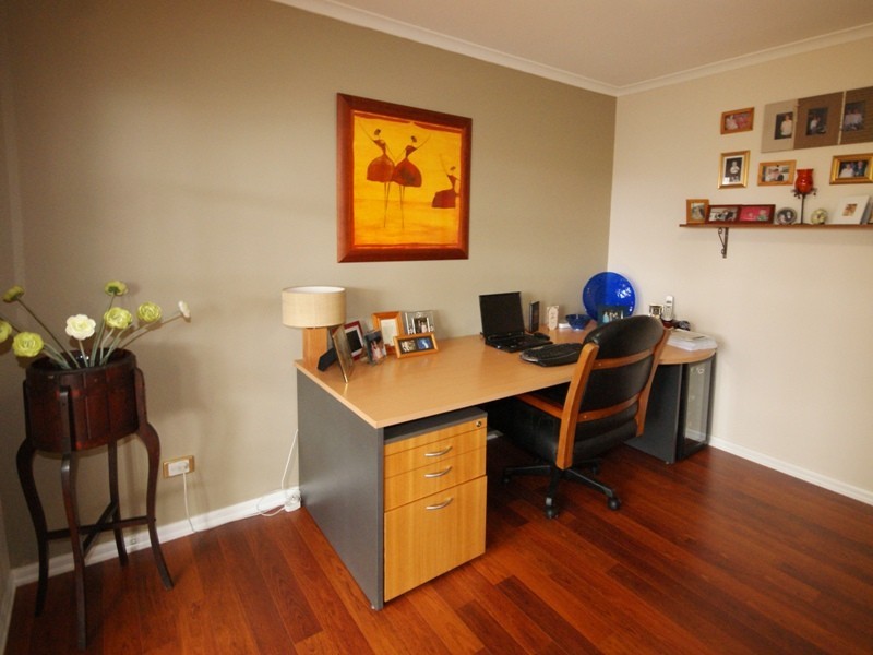 2 Strzelecki Court, Taylors Lakes VIC 3038