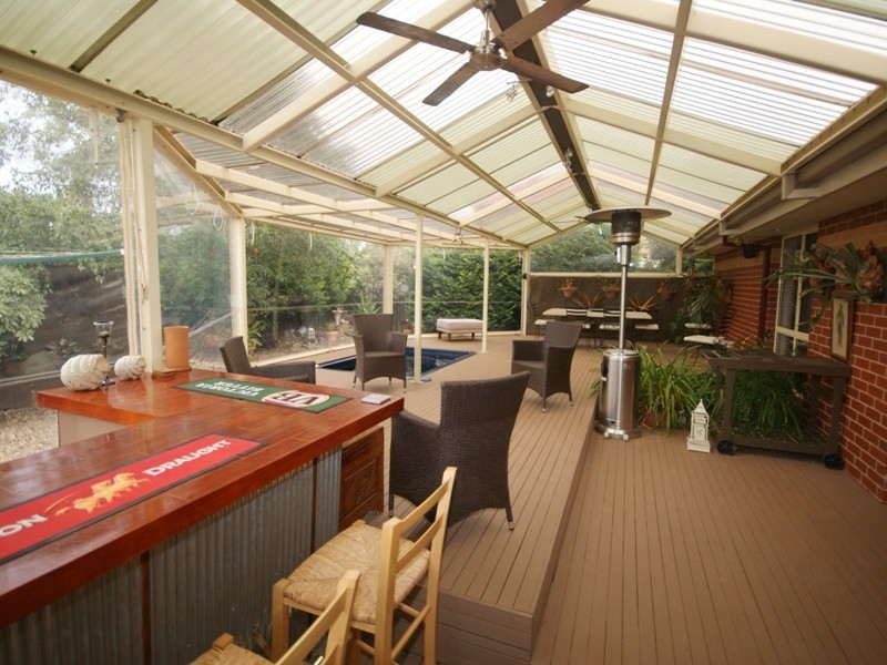 2 Strzelecki Court, Taylors Lakes VIC 3038