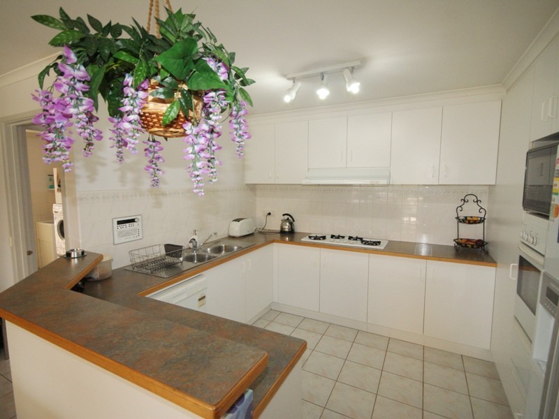 8 Chalotte Court, Taylors Lakes VIC 3038