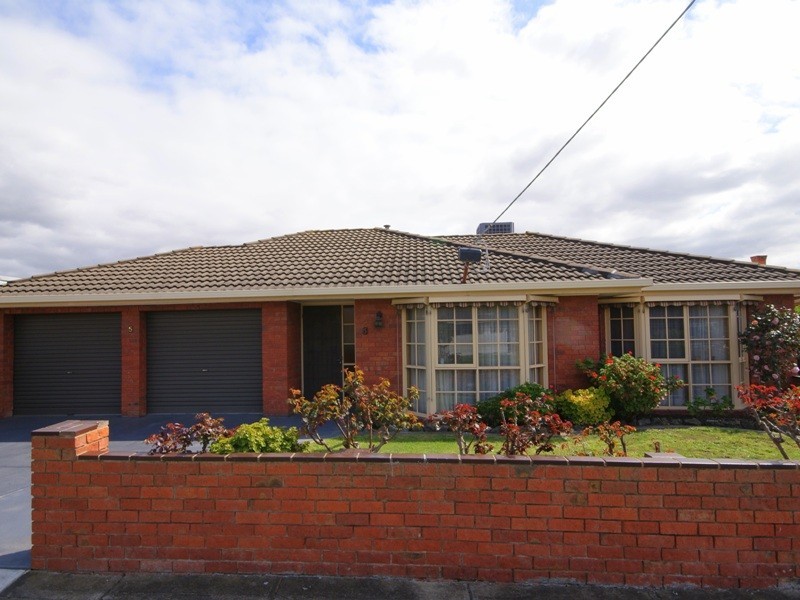1/5 Gilbertson Street, Essendon VIC 3040