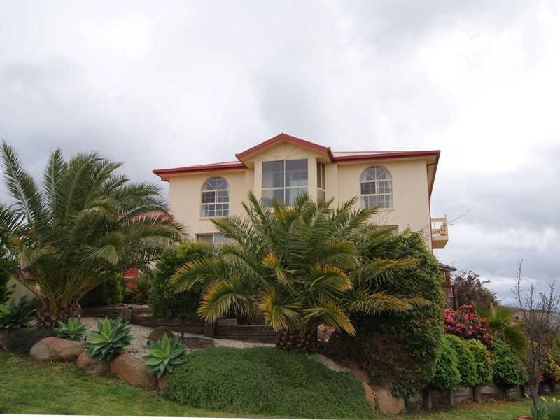 2 Doutney Court, Sunbury VIC 3429