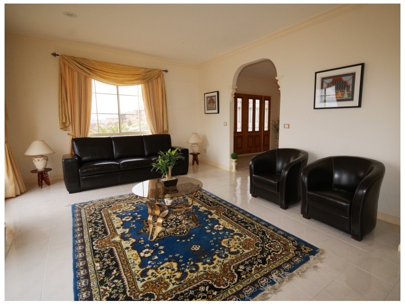 2 Doutney Court, Sunbury VIC 3429