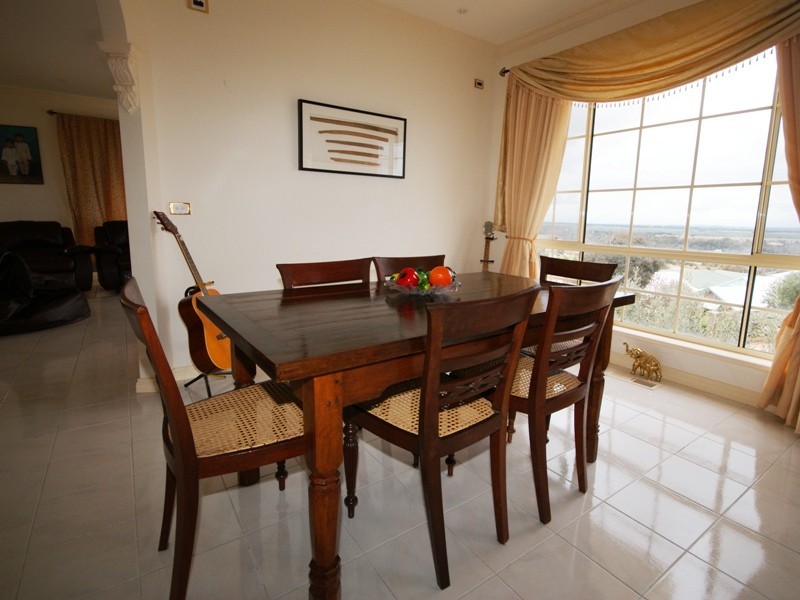 2 Doutney Court, Sunbury VIC 3429