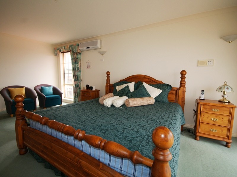 2 Doutney Court, Sunbury VIC 3429