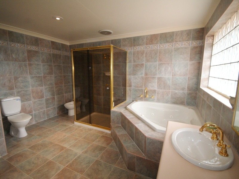 2 Doutney Court, Sunbury VIC 3429