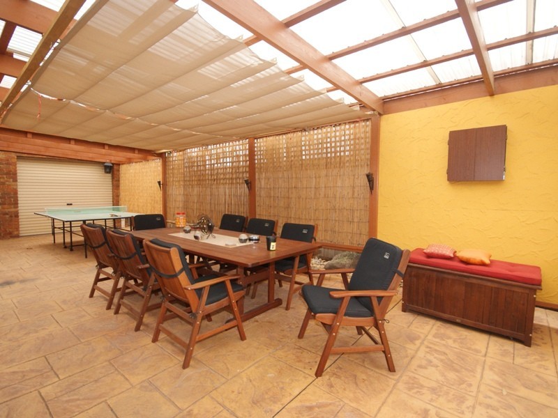 4 Bass Court, Taylors Lakes VIC 3038