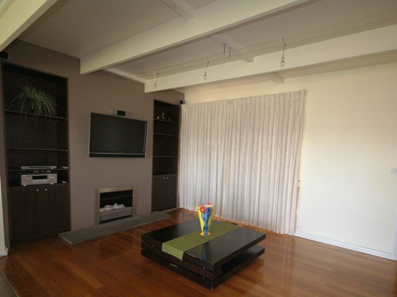 15 Josephine Street, Oak Park VIC 3046