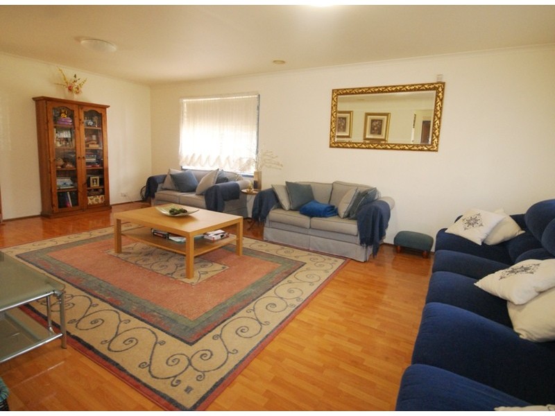 12 Martens Court, Taylors Lakes VIC 3038