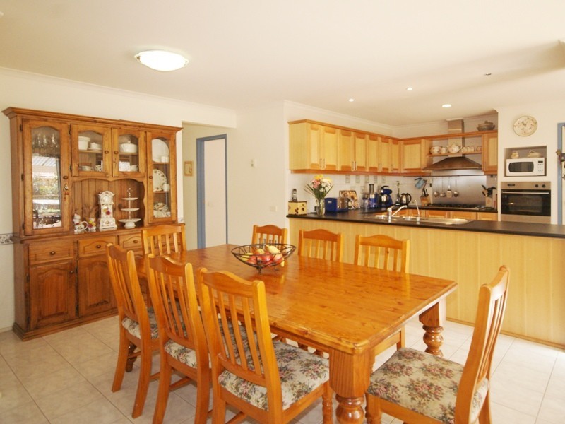 12 Martens Court, Taylors Lakes VIC 3038