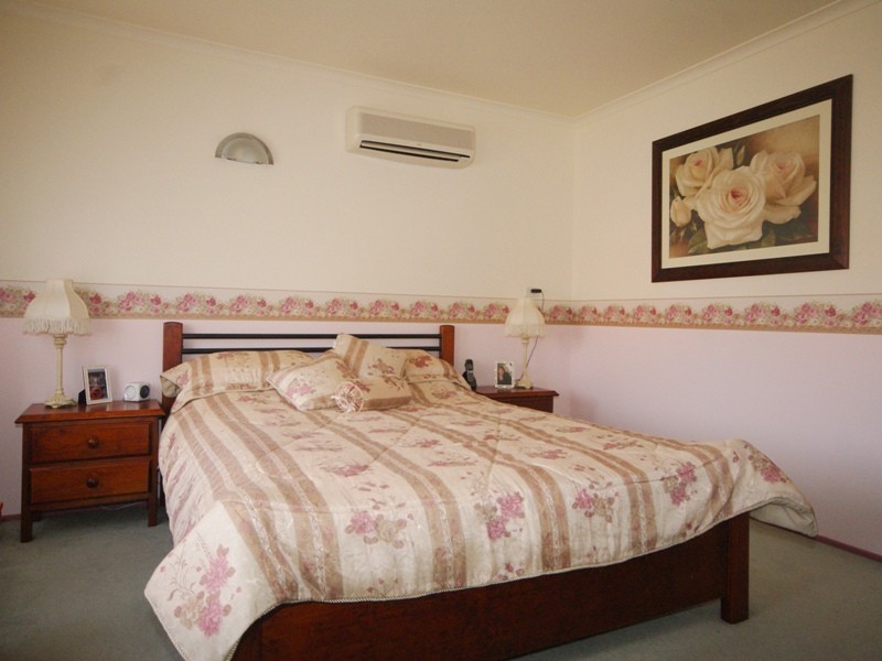 12 Martens Court, Taylors Lakes VIC 3038