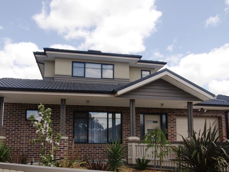 1/13 Walters Avenue, Airport West VIC 3042