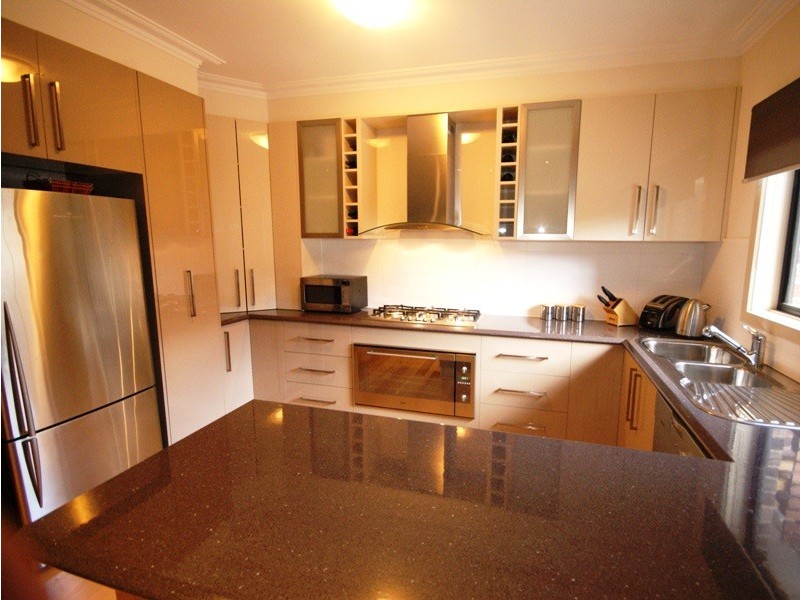 1/13 Walters Avenue, Airport West VIC 3042