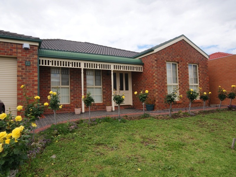 12 Lady Rose Crescent, Sydenham VIC 3037