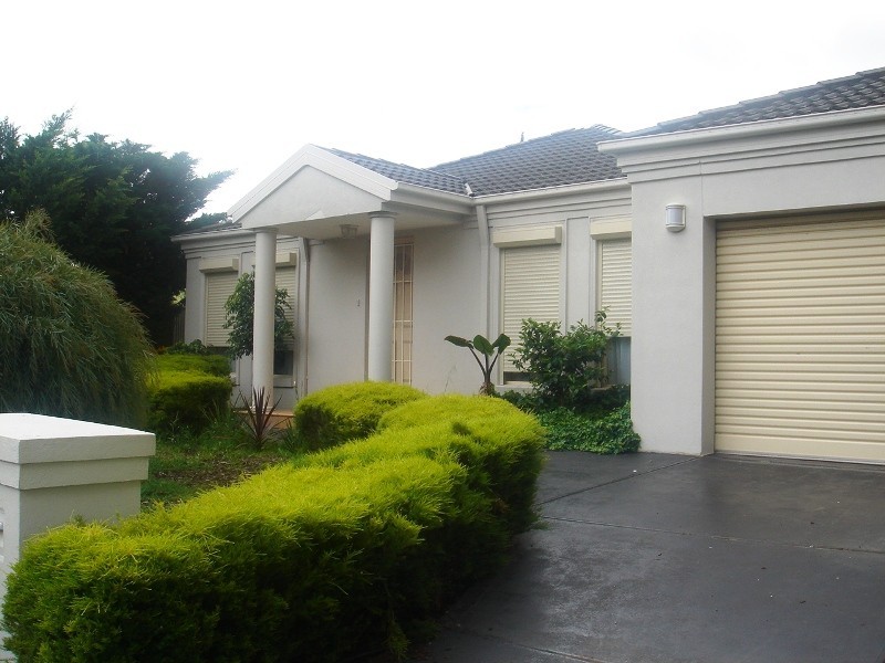 10 Tarquin Place, Hillside VIC 3037