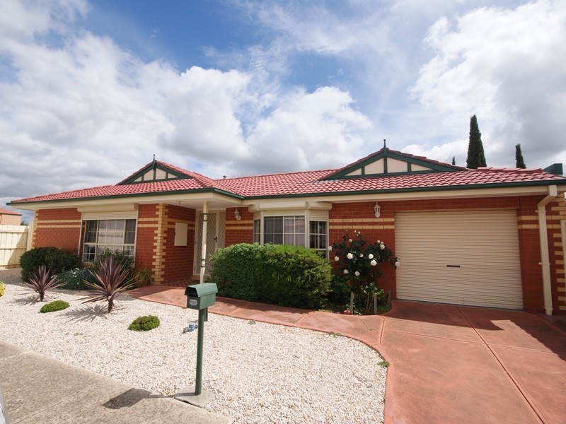 24 Contursi Drive, Sydenham VIC 3037