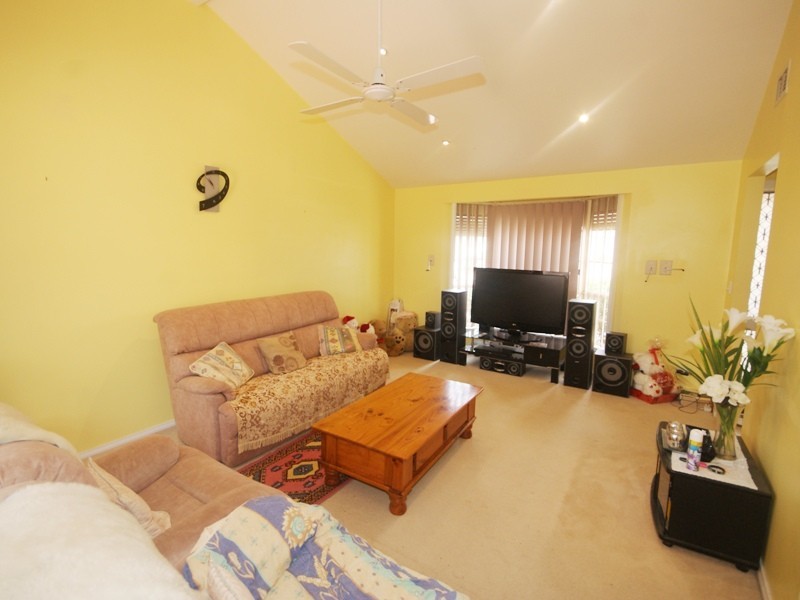 24 Contursi Drive, Sydenham VIC 3037