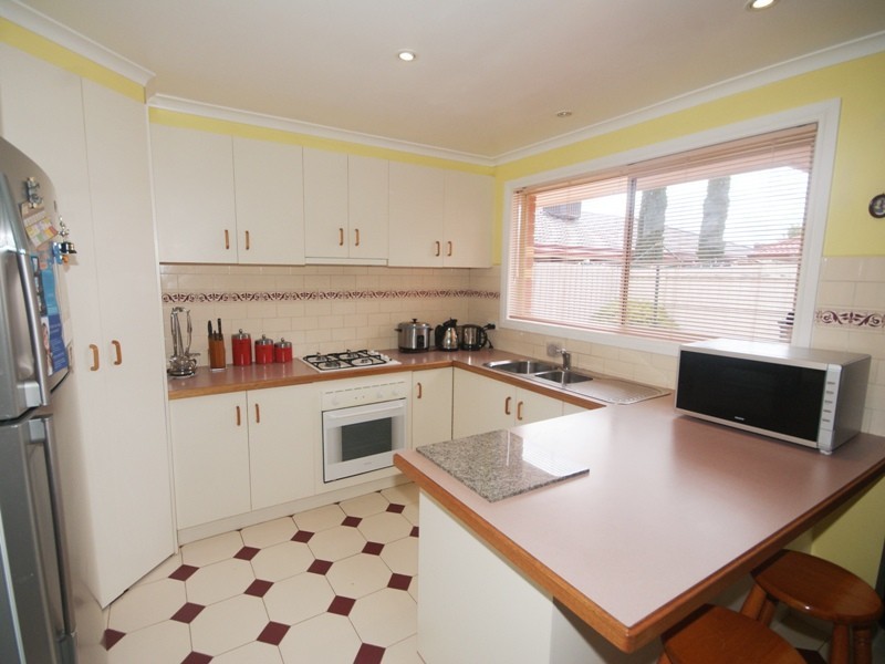 24 Contursi Drive, Sydenham VIC 3037