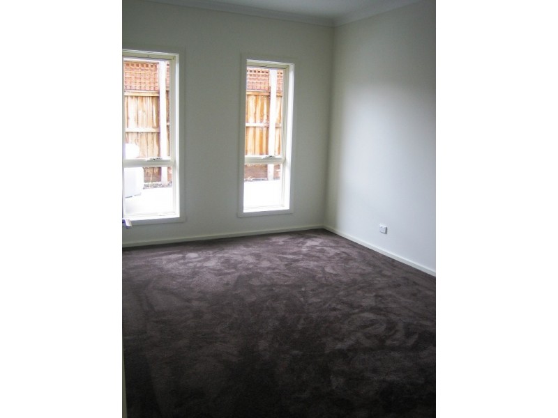 2/33 Grandview Street, Glenroy VIC 3046