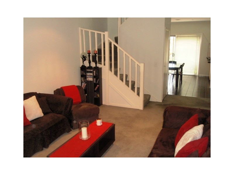 4 Seggan Circle, Gowanbrae VIC 3043