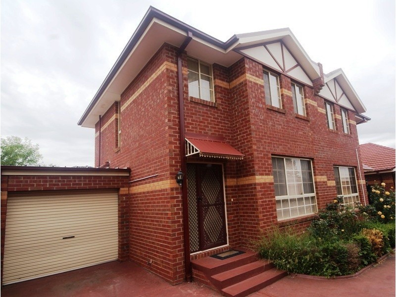 2/60 Deakin Street, Essendon VIC 3040