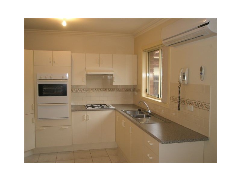 2/60 Deakin Street, Essendon VIC 3040