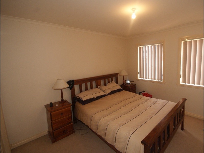 2/60 Deakin Street, Essendon VIC 3040