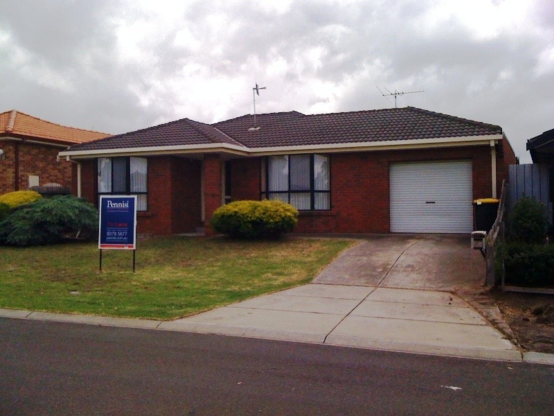6 Pollock Court, Delahey VIC 3037