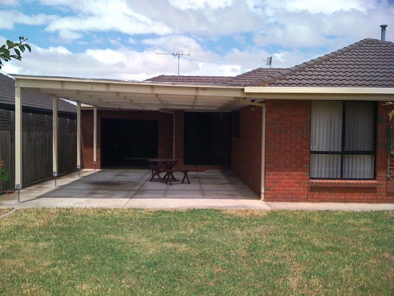 6 Pollock Court, Delahey VIC 3037