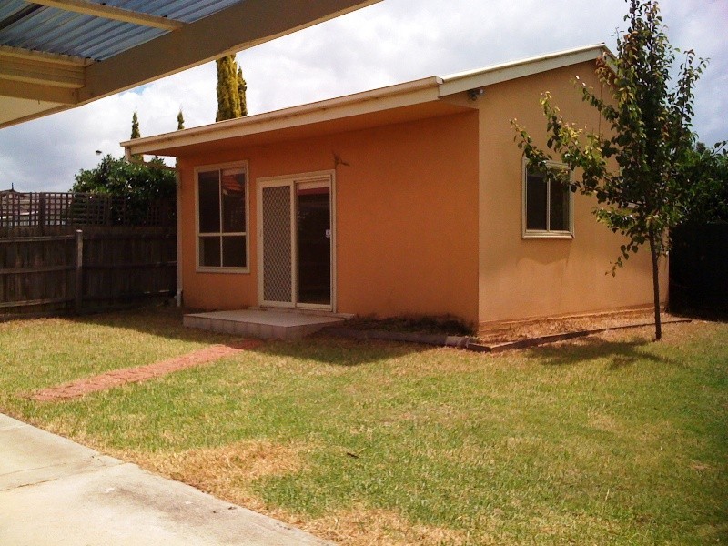 6 Pollock Court, Delahey VIC 3037