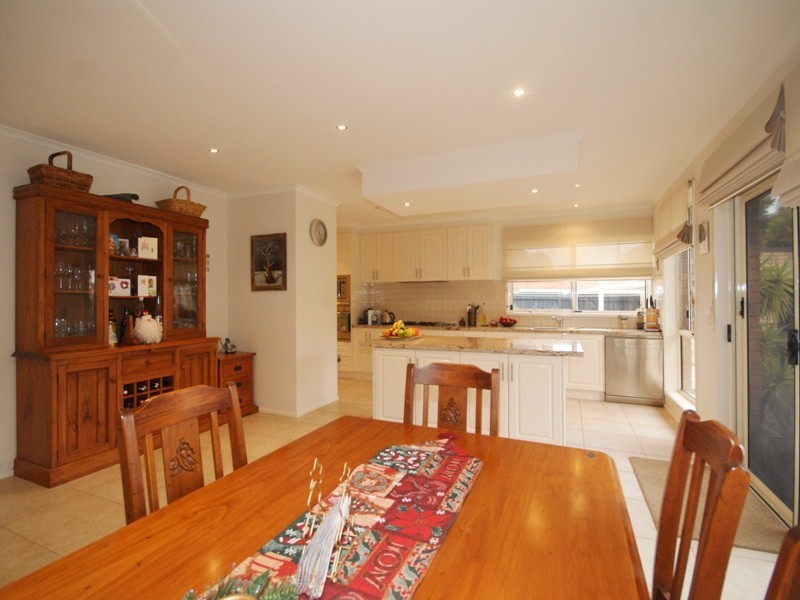 36 Lincoln Drive, Keilor East VIC 3033
