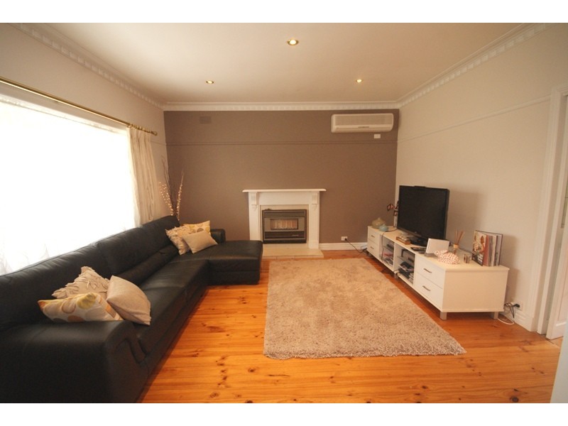 5 Myrtle Grove, Airport West VIC 3042