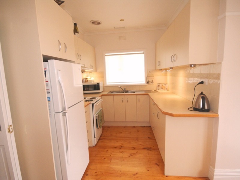 5 Myrtle Grove, Airport West VIC 3042