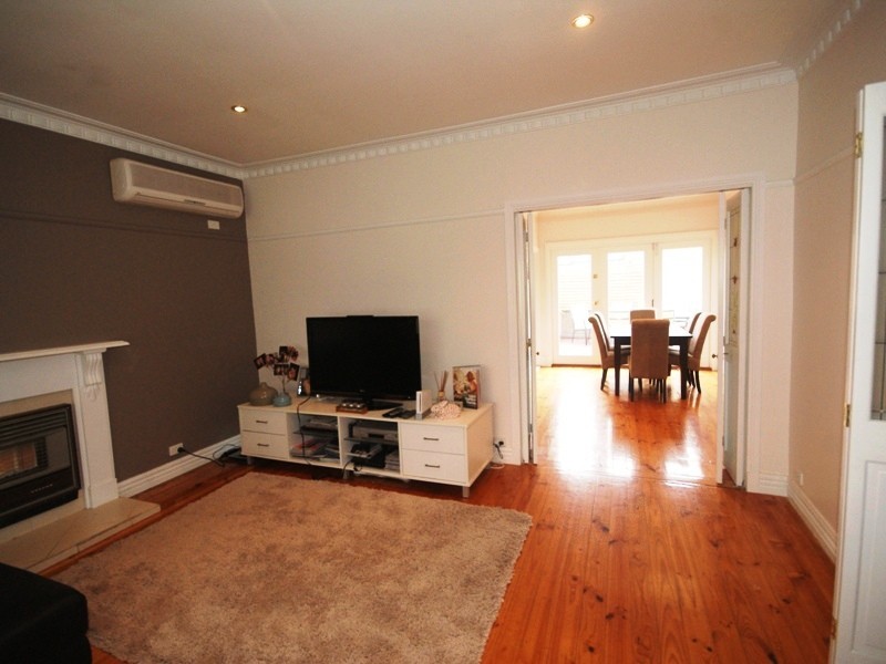 5 Myrtle Grove, Airport West VIC 3042