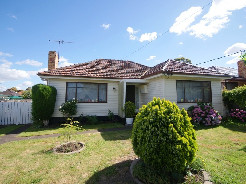 28 Phoenix Street, Sunshine North VIC 3020