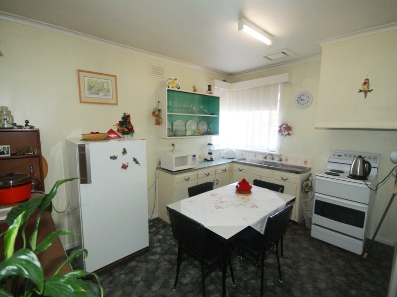 28 Phoenix Street, Sunshine North VIC 3020