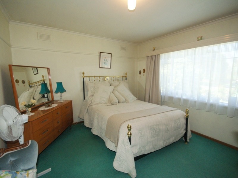 28 Phoenix Street, Sunshine North VIC 3020