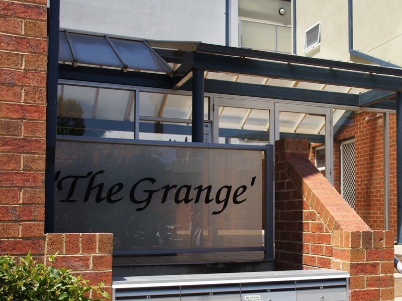 21/2 Newmarket Way, Flemington VIC 3031