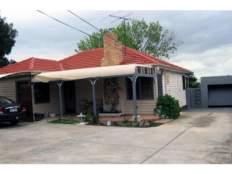 14 Military Road, Avondale Heights VIC 3034