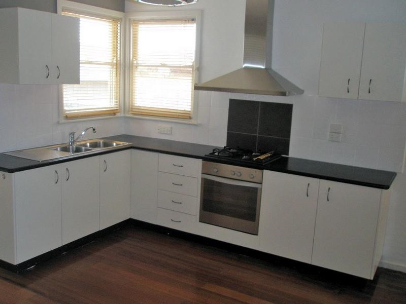 14 Military Road, Avondale Heights VIC 3034