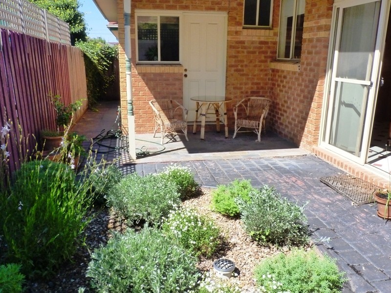 4 Irving Street, Niddrie VIC 3042