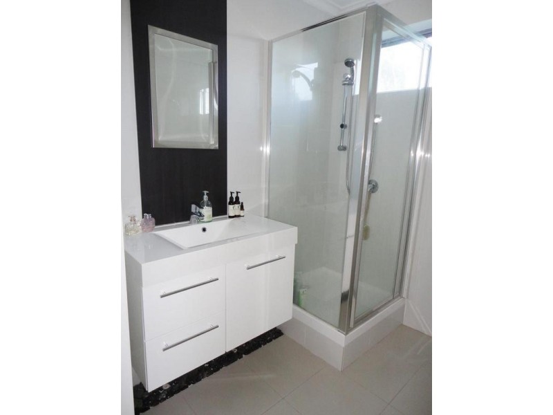 2/10 O’Shannassy Street, Essendon VIC 3040