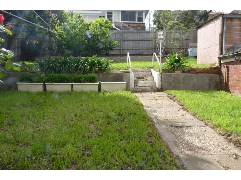 18 Langtree Avenue, Pascoe Vale South VIC 3044