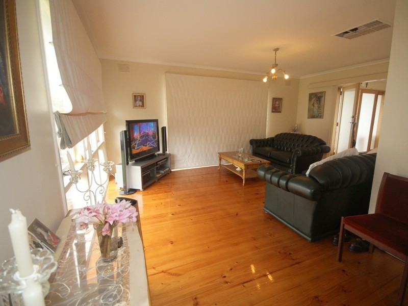 188 Sterling Drive, Keilor East VIC 3033