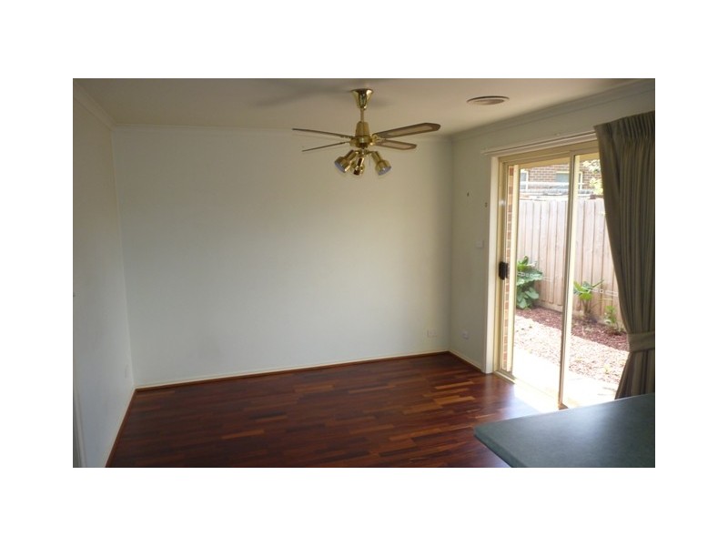 3/9 Walters Avenue, Airport West VIC 3042